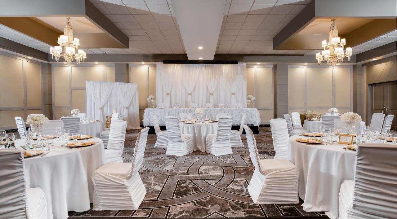 Pomeroy Hotel & Conference Centre Grande Prairie Buitenkant foto