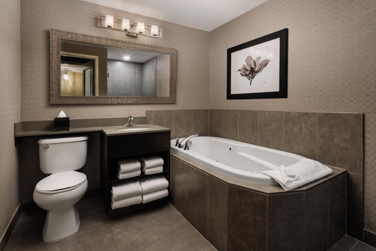 Pomeroy Hotel & Conference Centre Grande Prairie Buitenkant foto