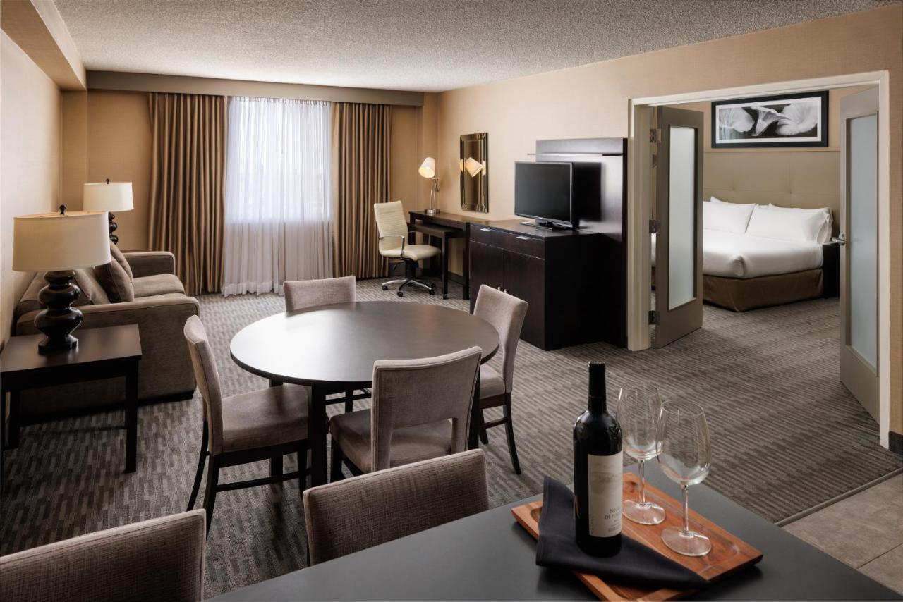 Pomeroy Hotel & Conference Centre Grande Prairie Buitenkant foto