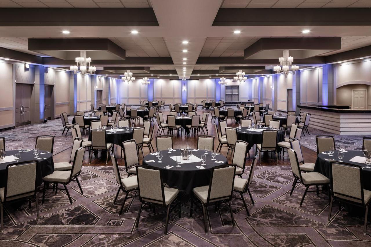 Pomeroy Hotel & Conference Centre Grande Prairie Buitenkant foto