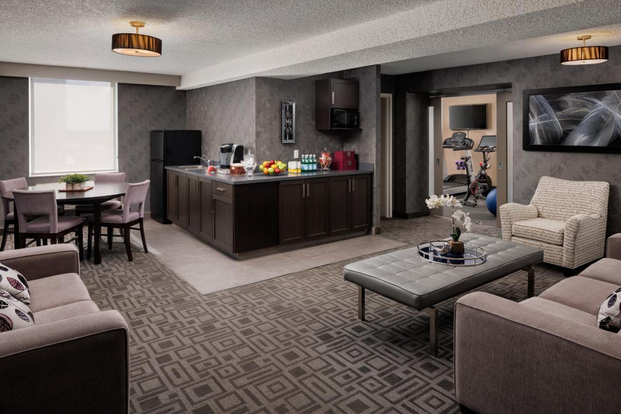 Pomeroy Hotel & Conference Centre Grande Prairie Buitenkant foto