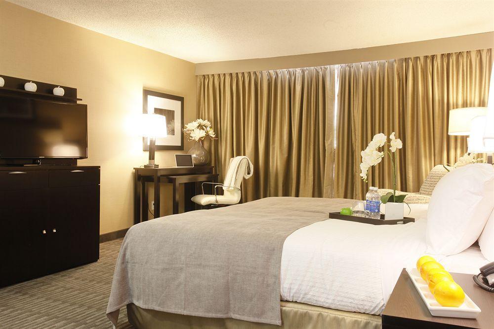 Pomeroy Hotel & Conference Centre Grande Prairie Buitenkant foto